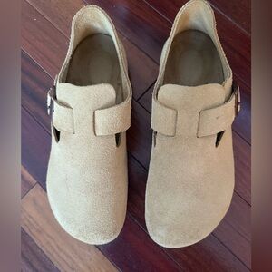 Birkenstock Closed Back Suede Clogs. EUC. Size 38